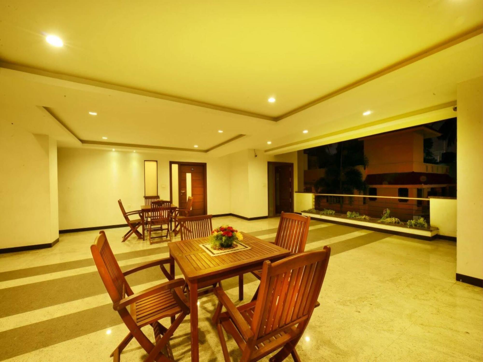Capital O 64773 Horizon Heights Serviced Apartments Коямпутур Екстер'єр фото