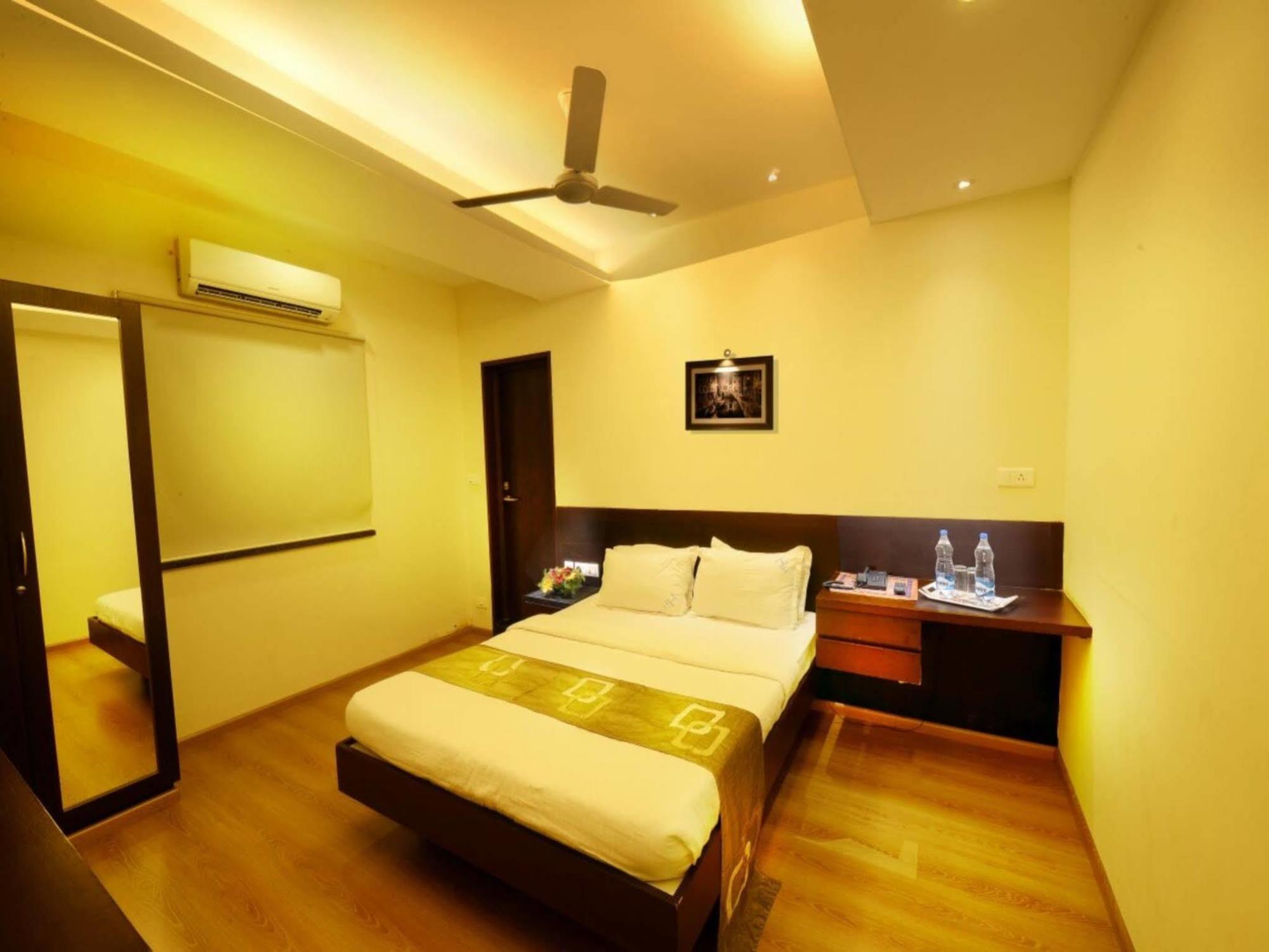 Capital O 64773 Horizon Heights Serviced Apartments Коямпутур Екстер'єр фото