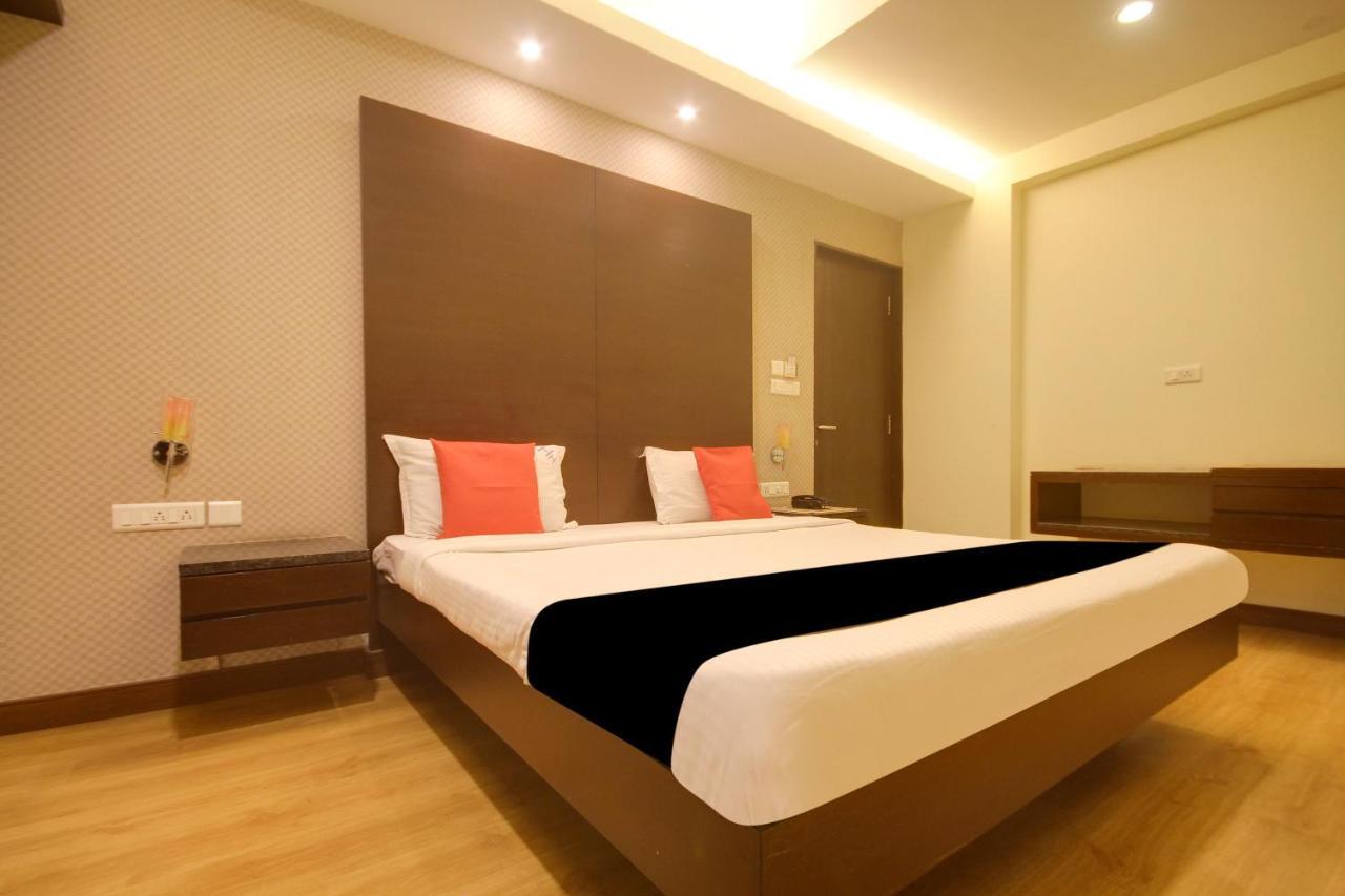 Capital O 64773 Horizon Heights Serviced Apartments Коямпутур Екстер'єр фото